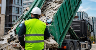Вывоз строительного мусора в Курганинске: услуги лицензированной компании — ПроМусор